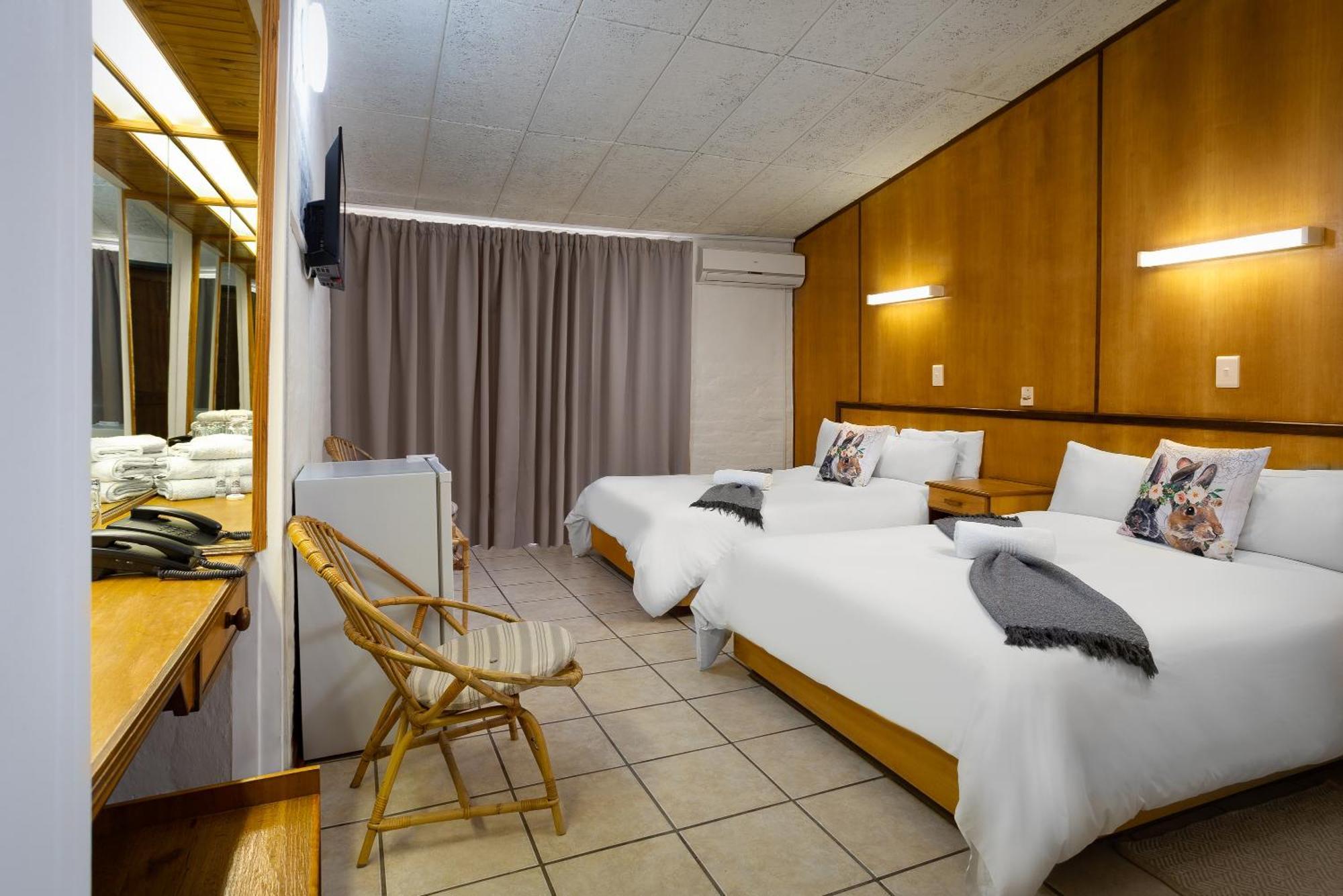 Merino Inn Hotel Colesberg Exteriör bild